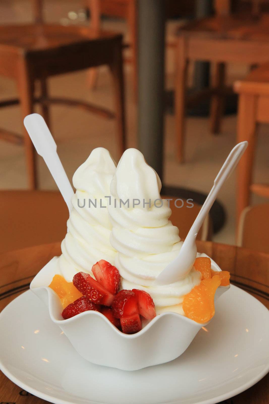 Frozen Yoghurt by kentoh