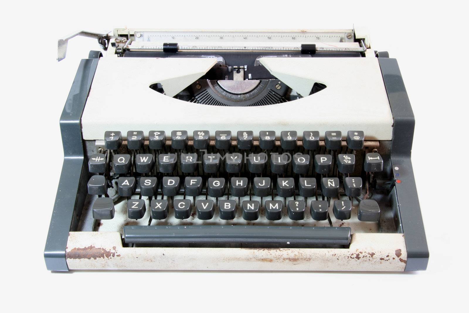 front view of an old manual typewriter

