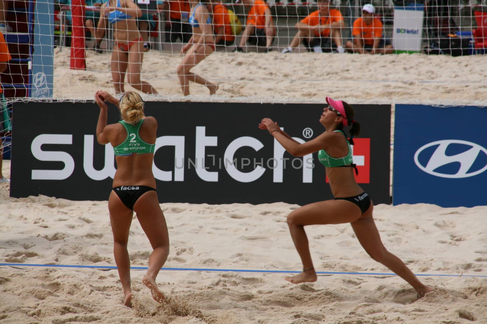 ester ribera attacks the ball at the Barcelona's 2008 world tour of Beach Volleyball