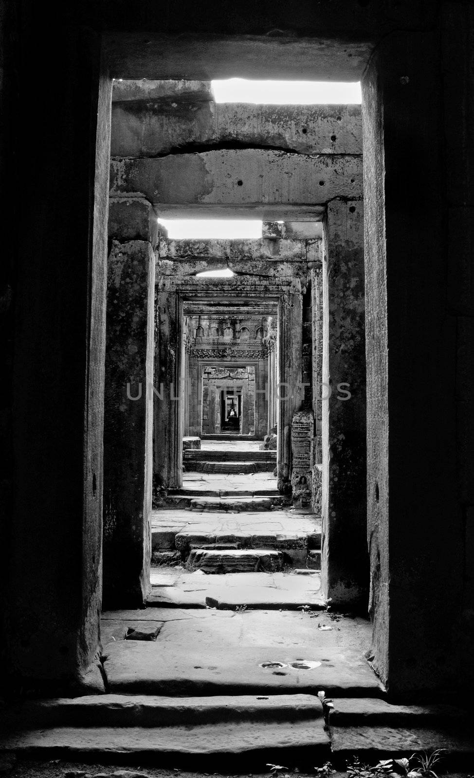 Angkor temple ruins by kjorgen
