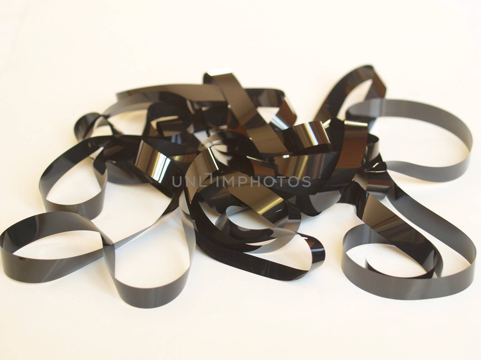 Magnetic tape reel for computer data and audio video storage