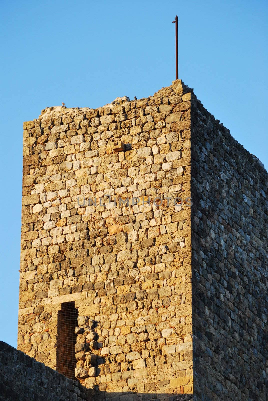 Medieval tower in Monteriggioni by mizio1970