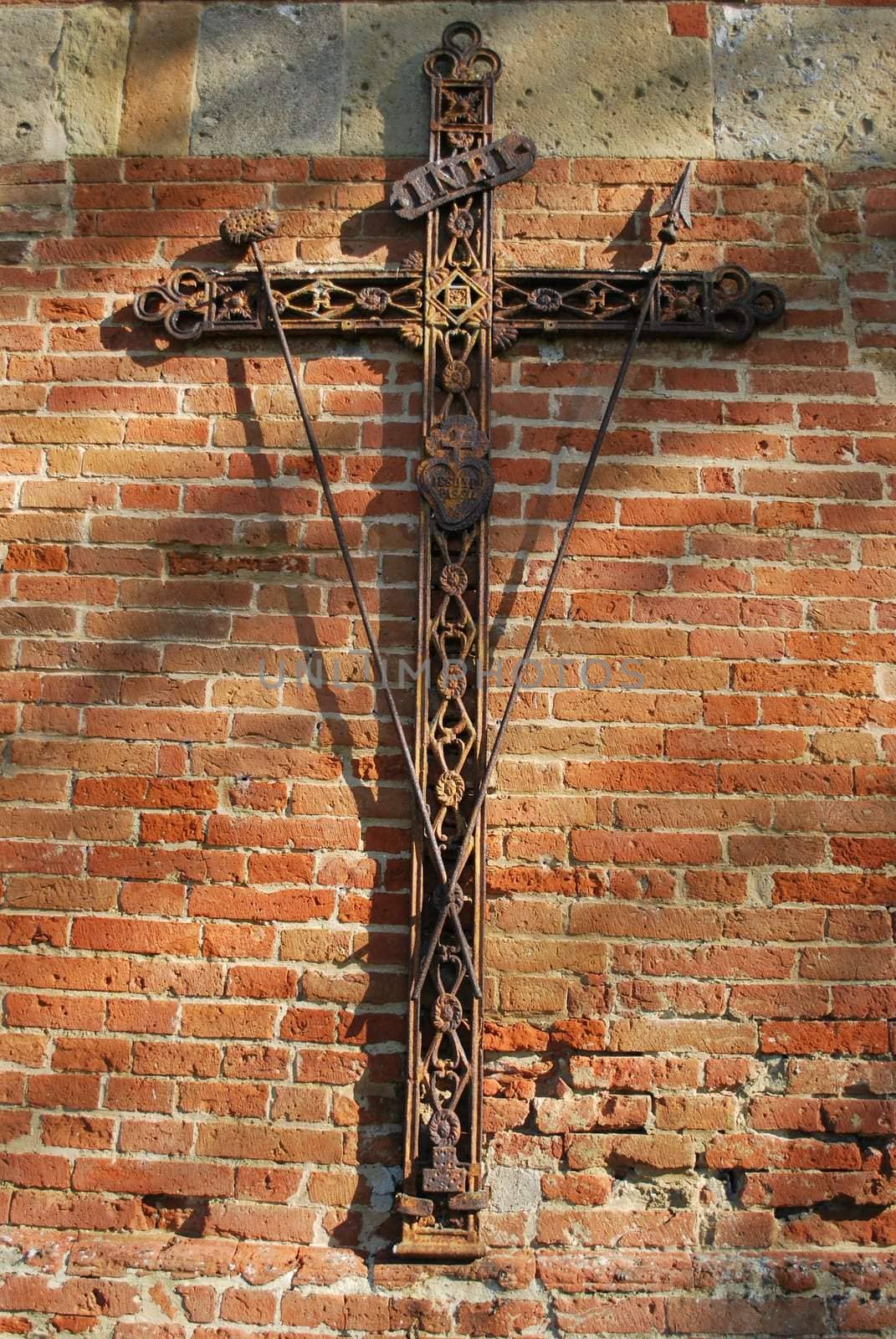 Iron crucifix of the Pieve of San Giovanni Battista by mizio1970