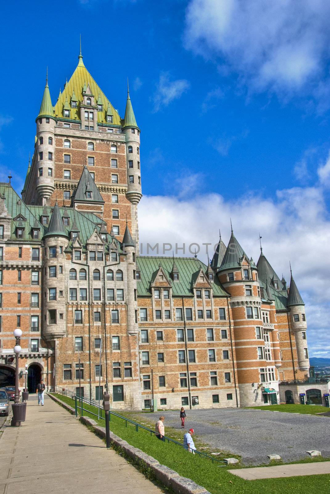 Hotel de Frontenac, Quebec, Canada by jovannig