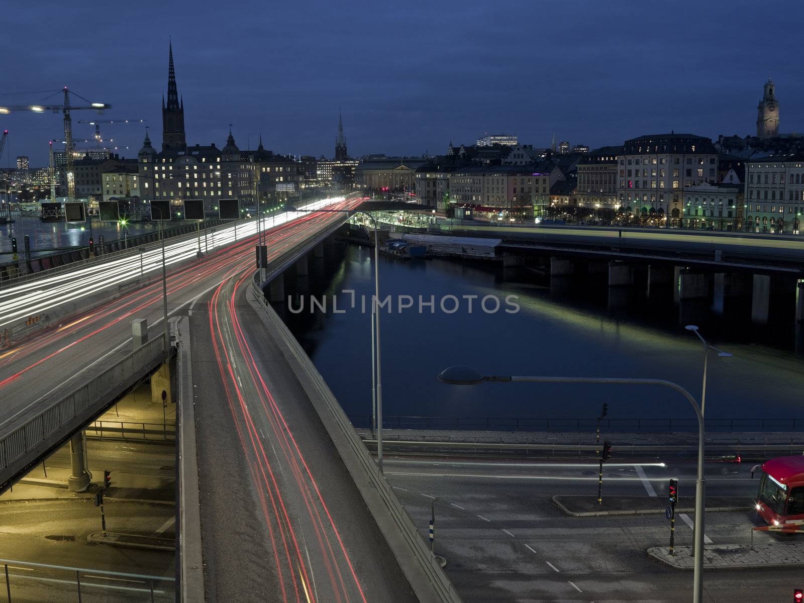 Freeway shot with long exposure  by gemenacom