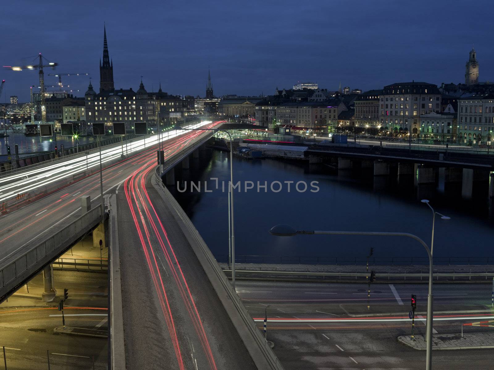 Freeway shot with long exposure  by gemenacom