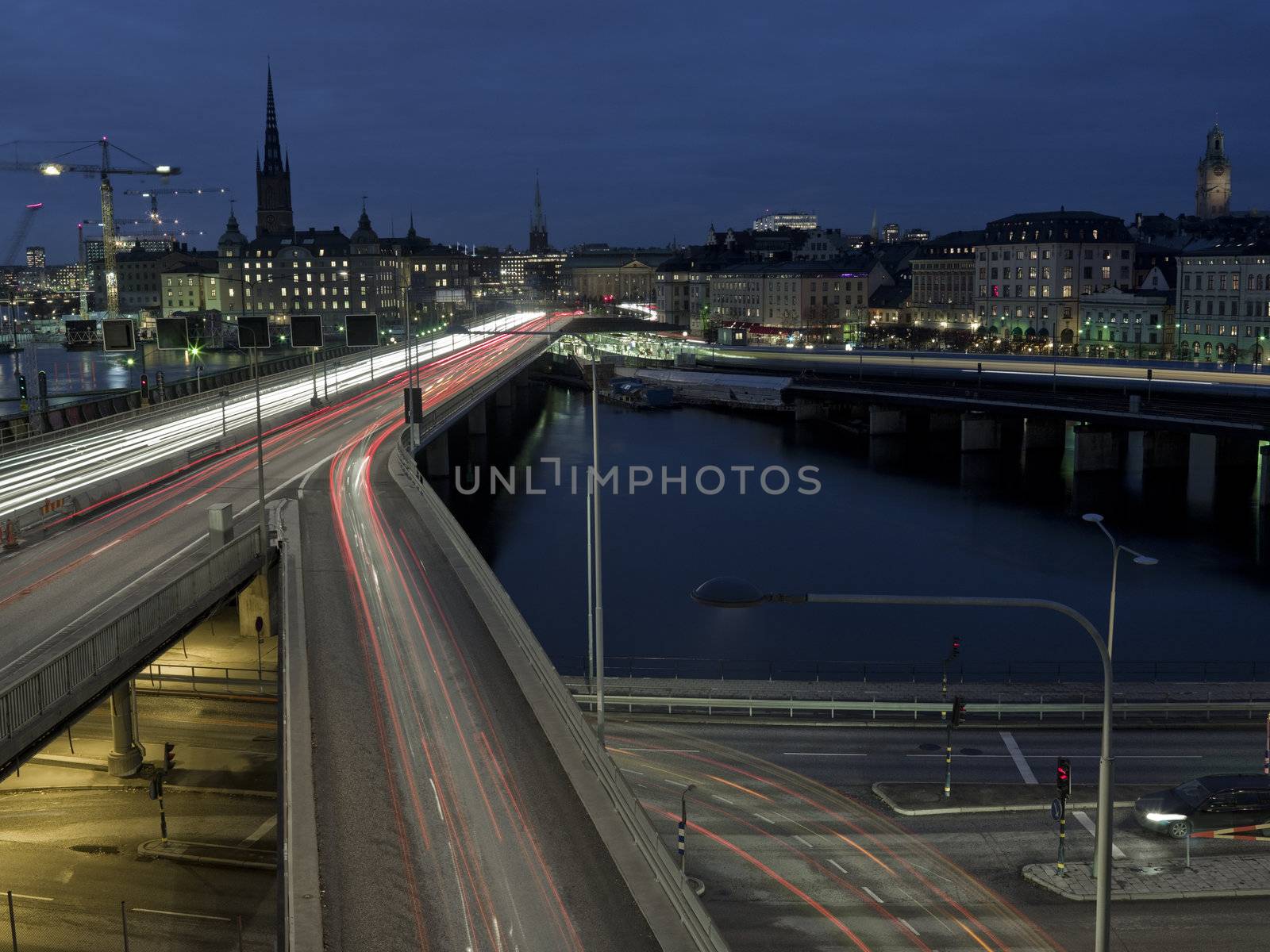 Freeway shot with long exposure  by gemenacom