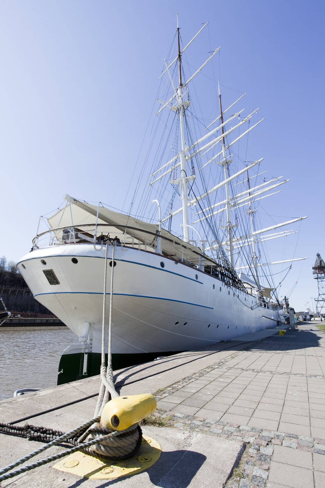 Old sailing ship "Suomen Joutsen" has sailed several times over the world. Today it is a museum ship.