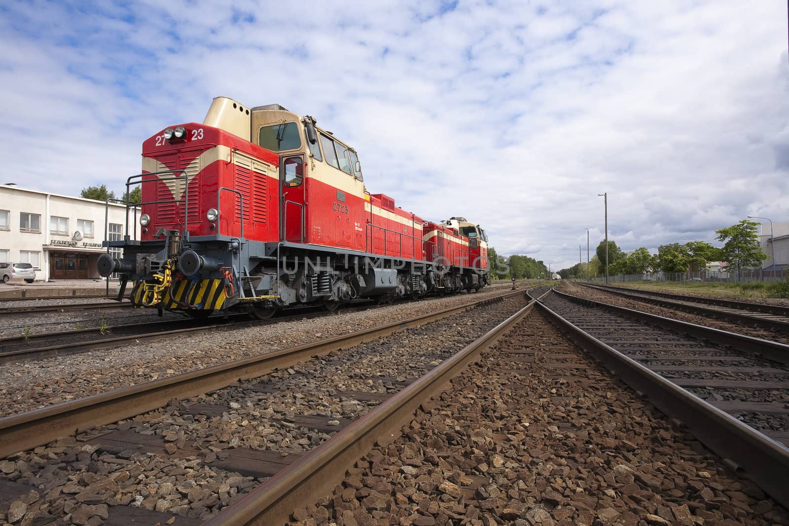 Two electric locomotives at the Hanko railway station.