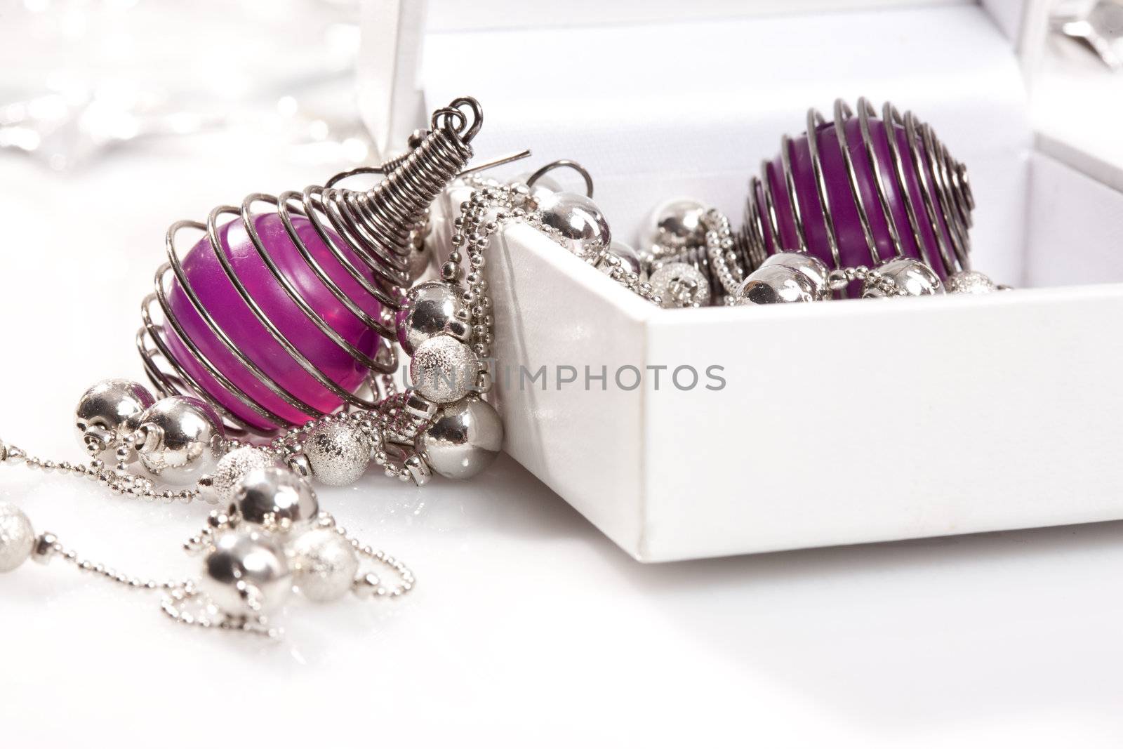 fashion object: female accessories, beads and ear-ring