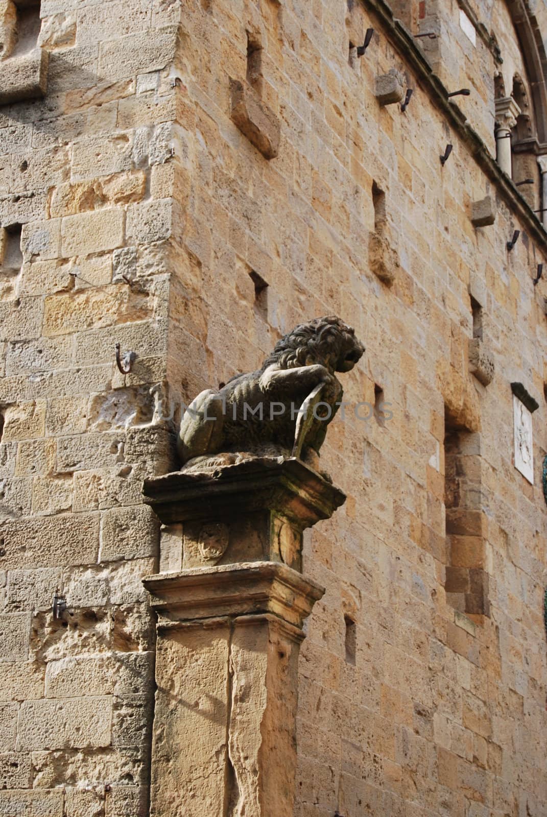 Sculpture in Volterra by mizio1970