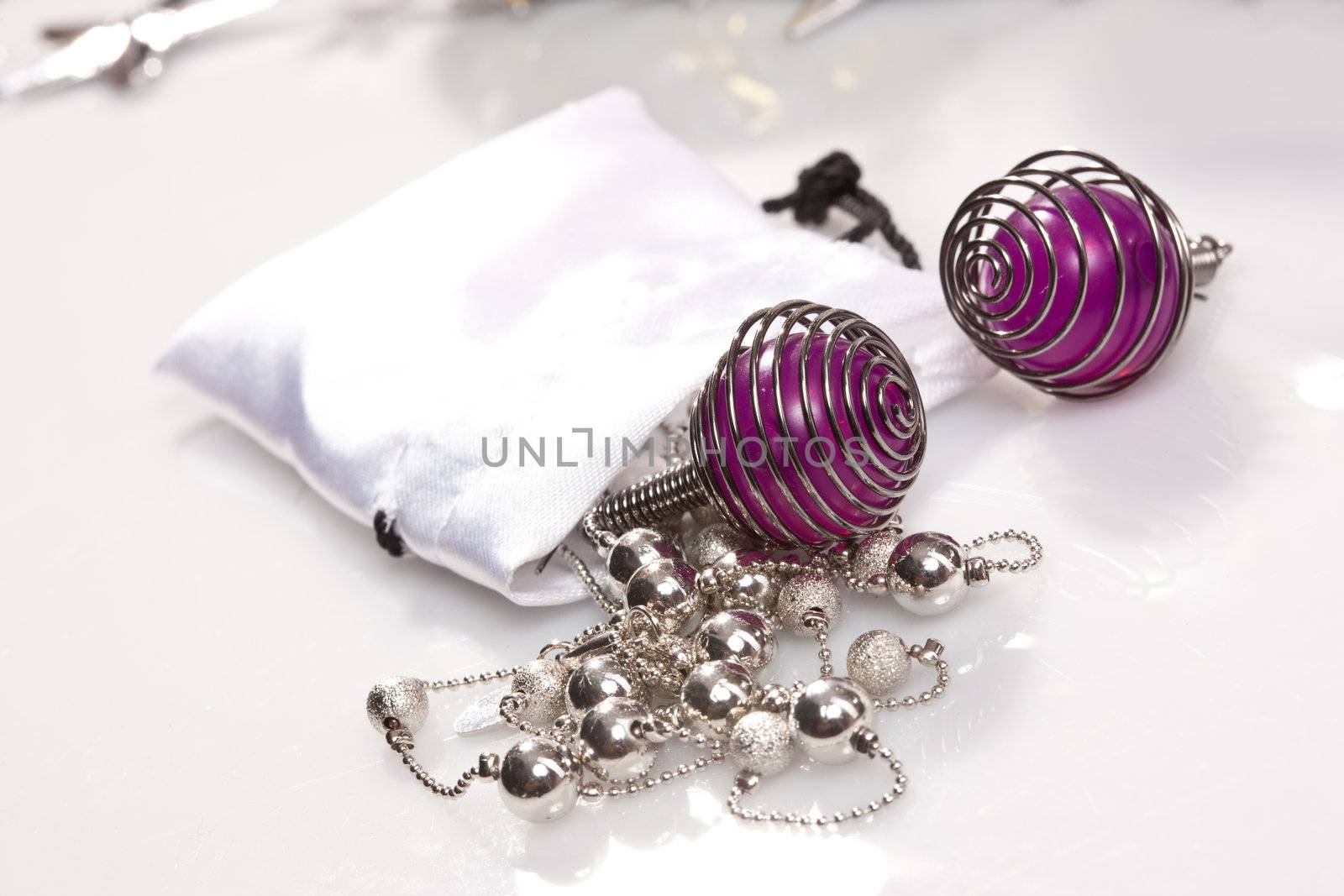 fashion object: female accessories, beads and ear-ring