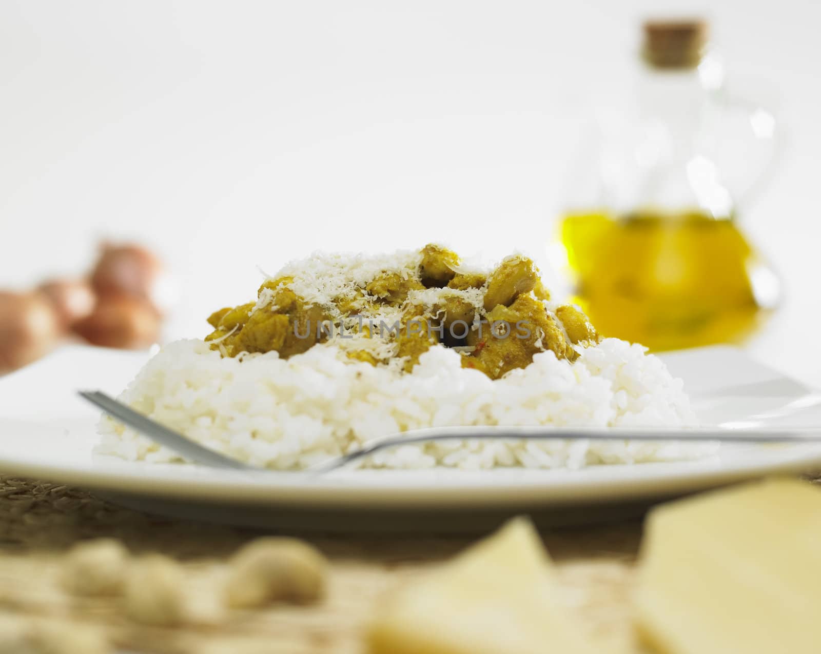turkey on kari with nuts and rice
