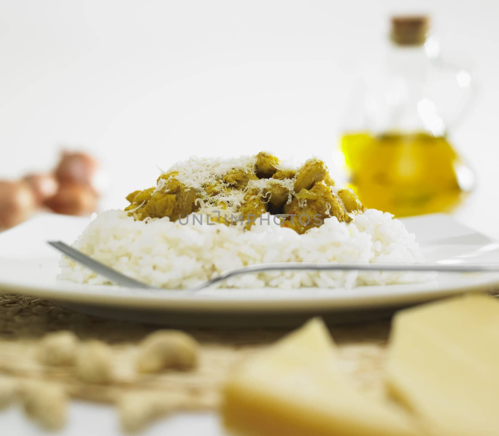turkey on kari with nuts and rice