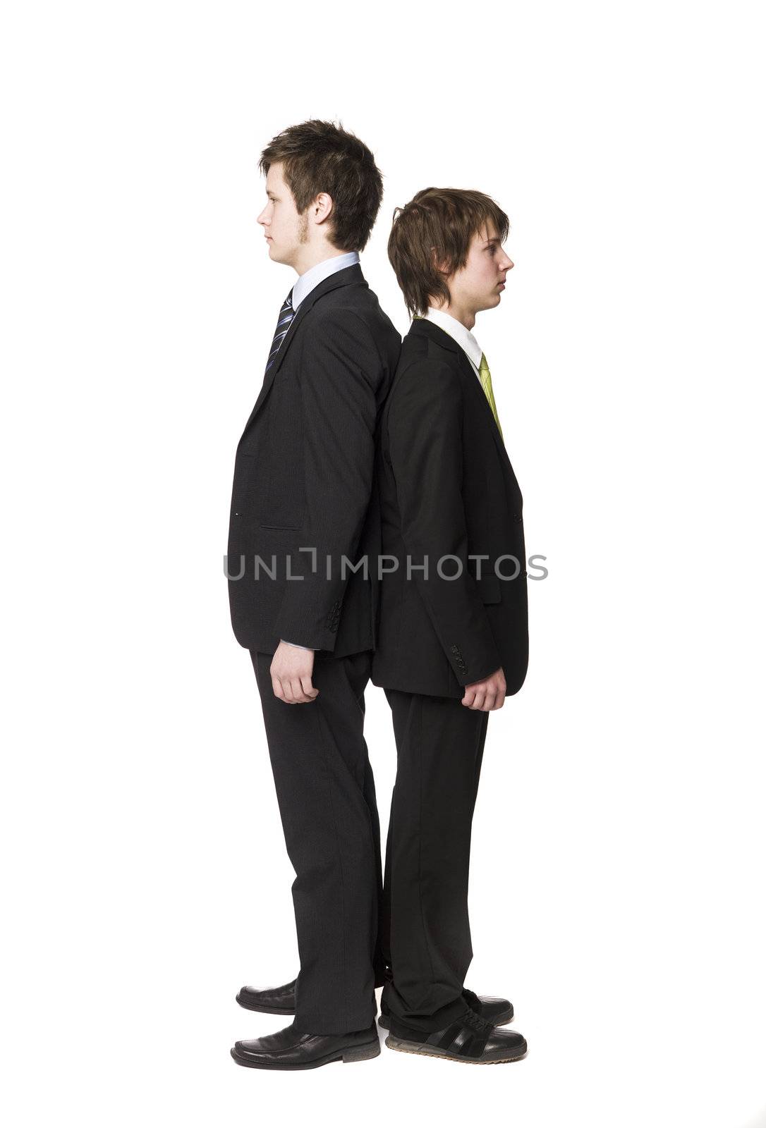 Two men compare length by gemenacom
