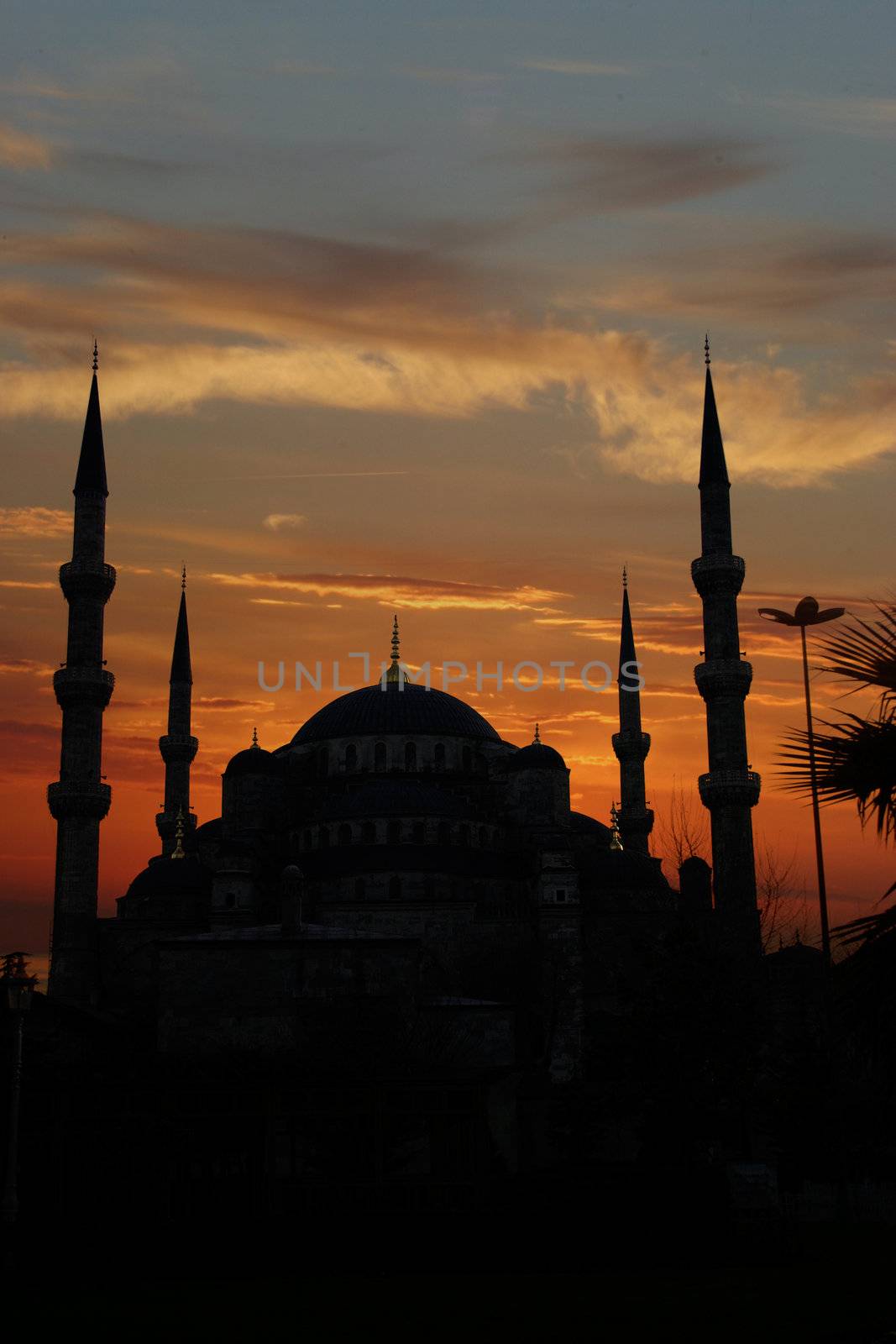 Blue Mosque in Istanbul by ints