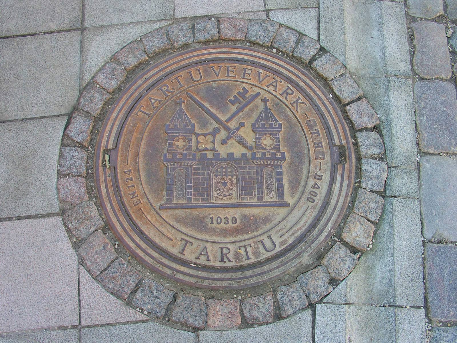 A manhole cover in Tartu