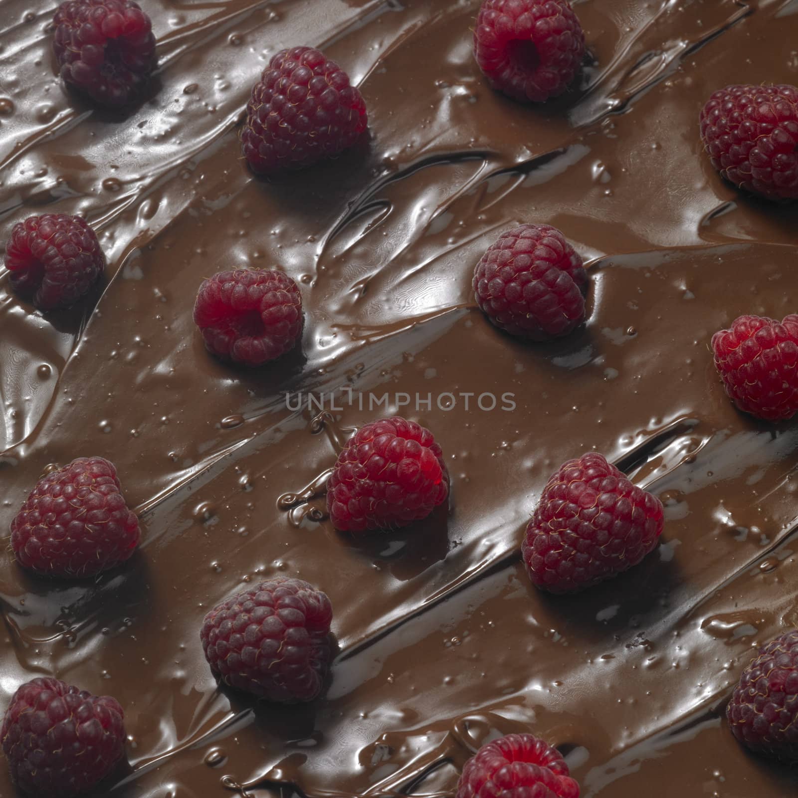 raspberries with chocolate by phbcz