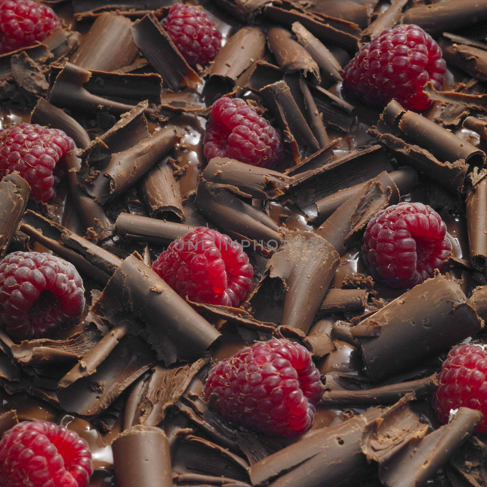 raspberries with chocolate