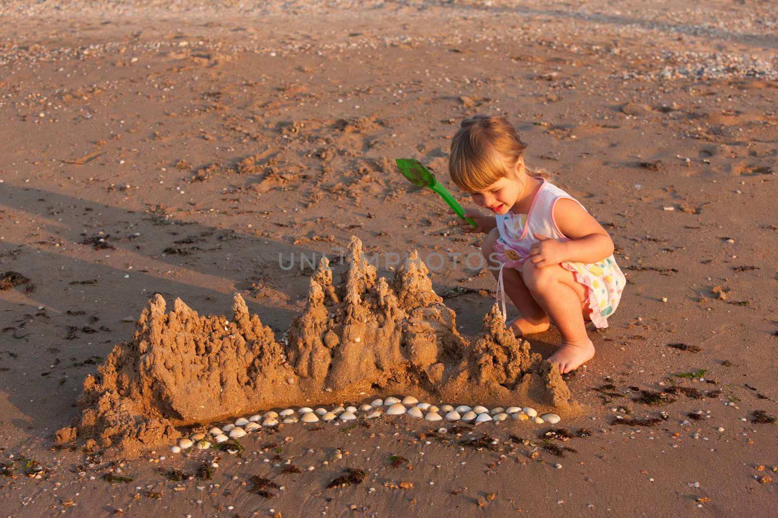 people series: little girl and sandy lock