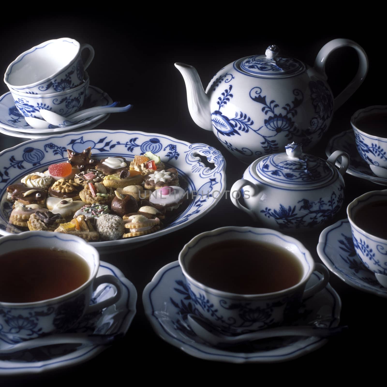 tea set by phbcz