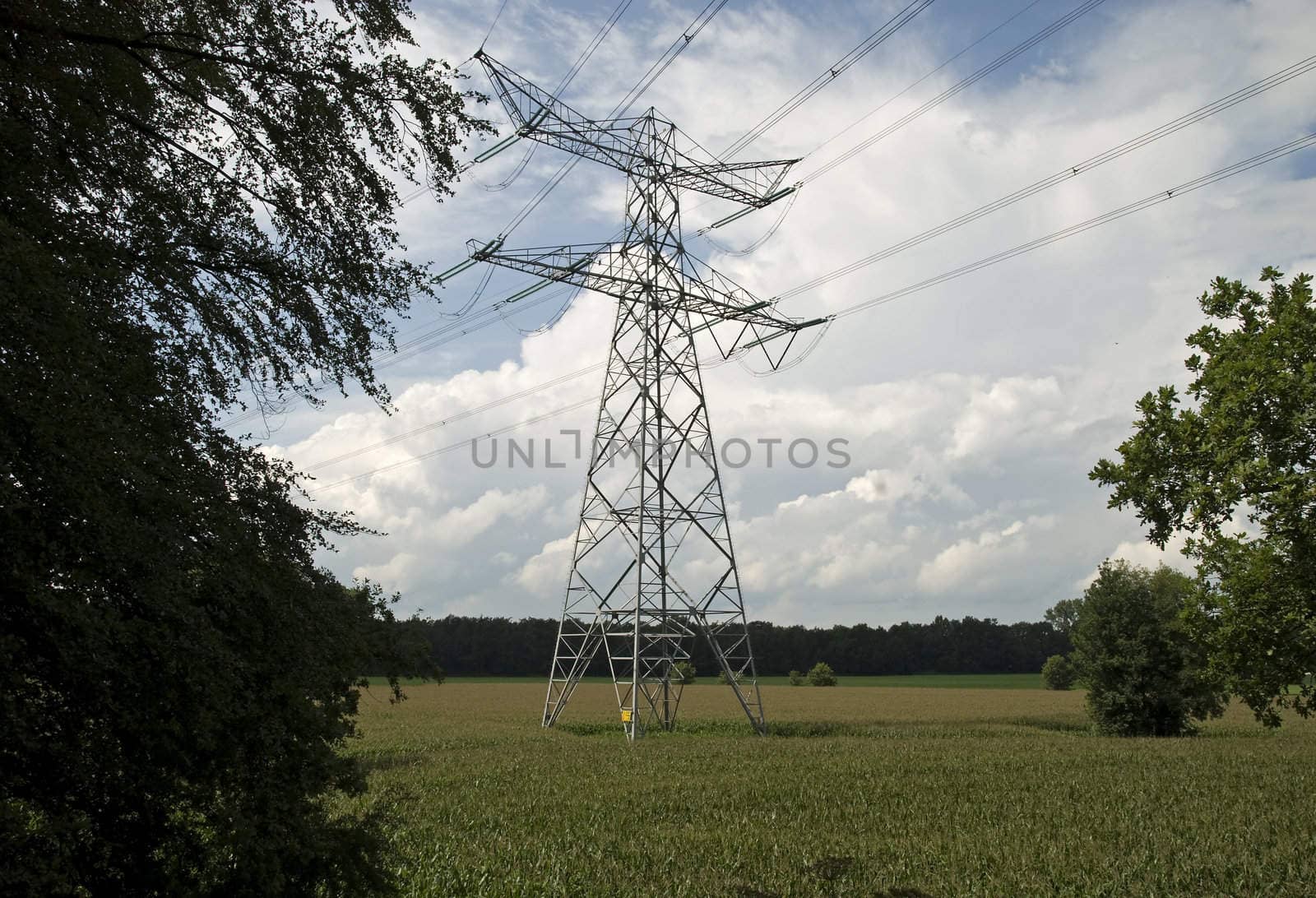 Electricity pylons by Gertje