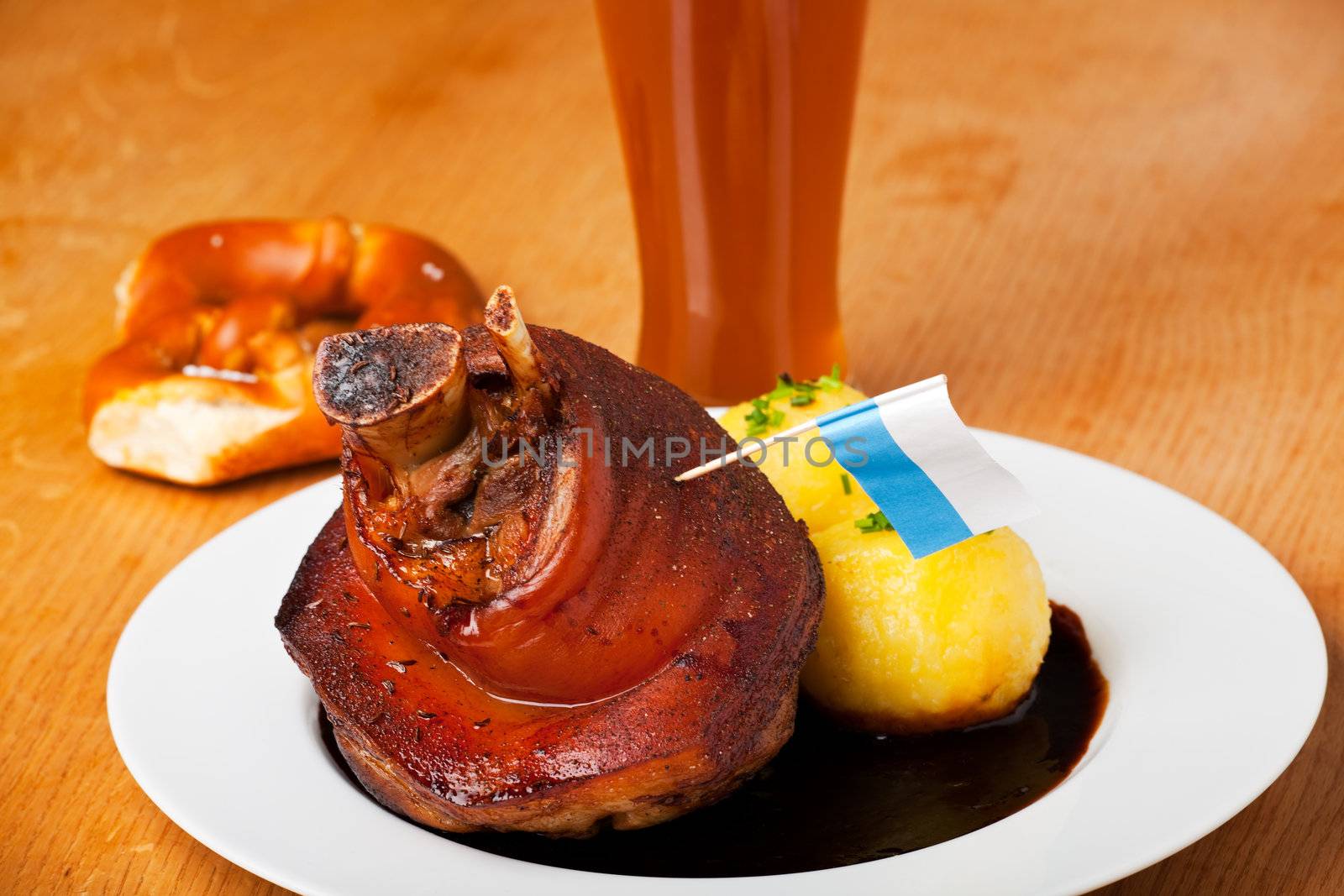 bavarian knuckle of pork with potato dumpling