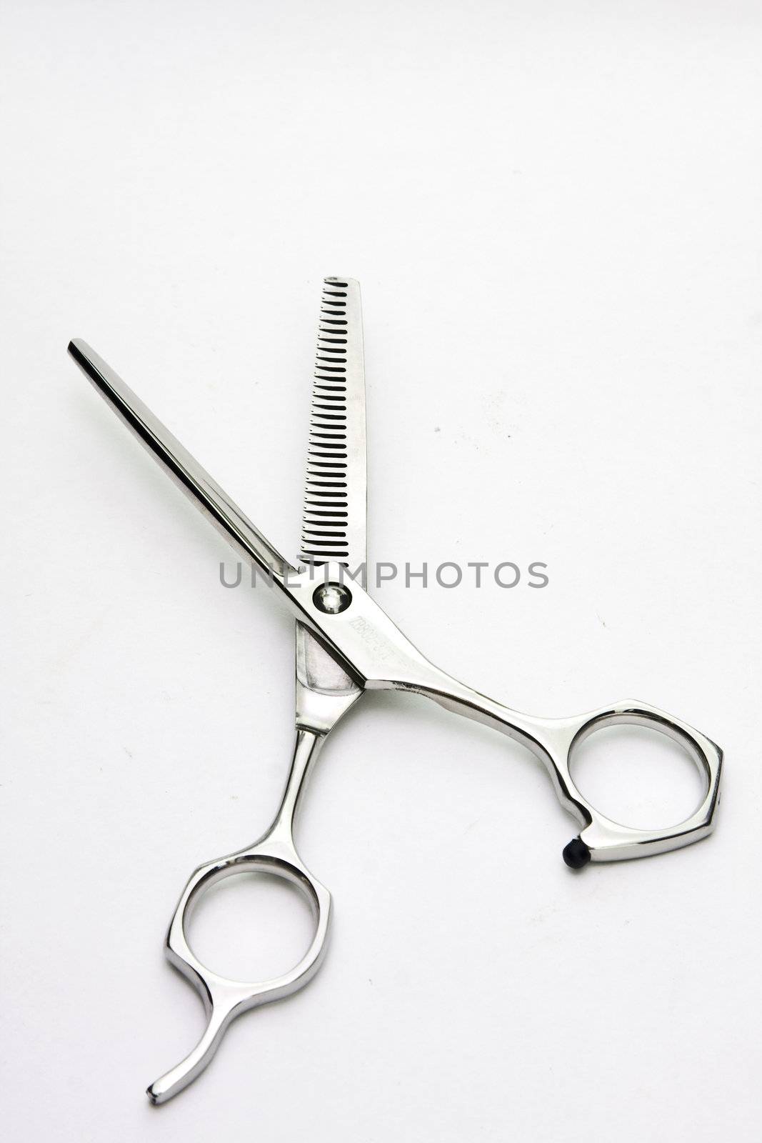 it is a hair cutting scissors