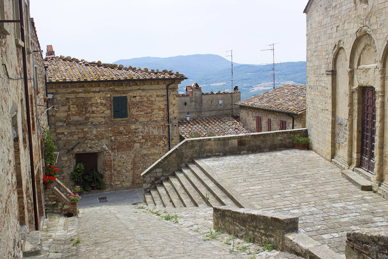 lovely tuscan street - Radda in Chianti 
