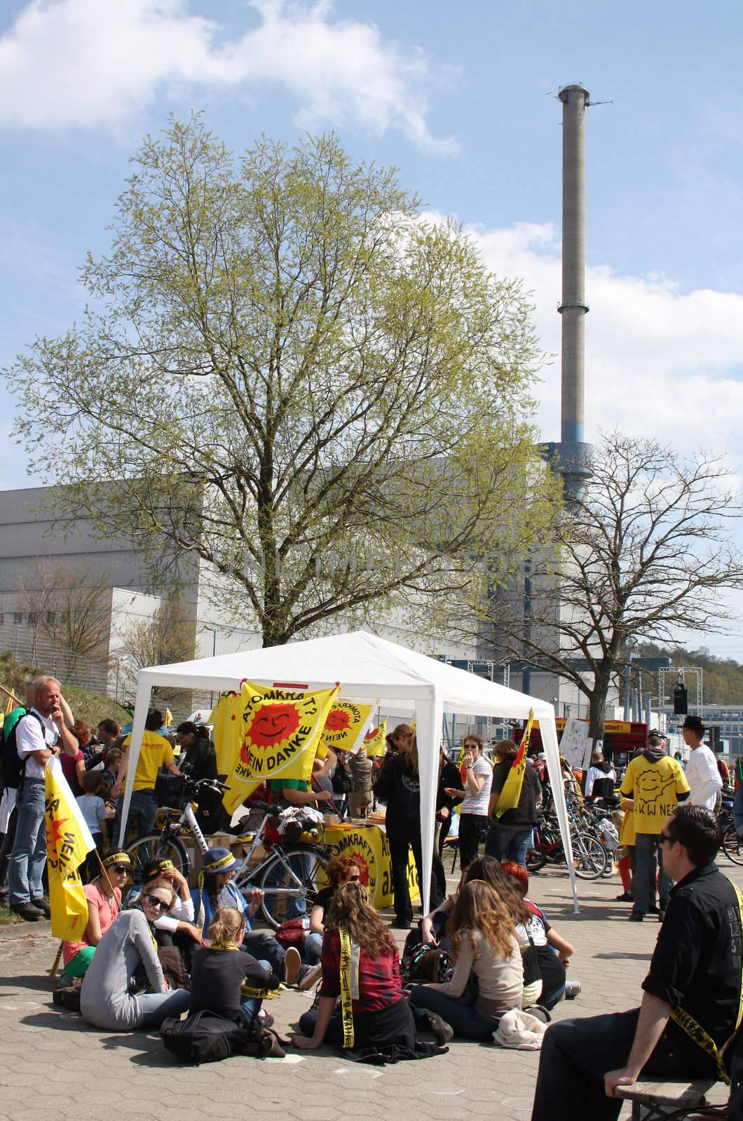 Anti-nuclear power demonstration at Krümmel Nuclear Power Station in Geesthacht, near Hamburg, Germany. 24th April 2010. Over 120000 participants!