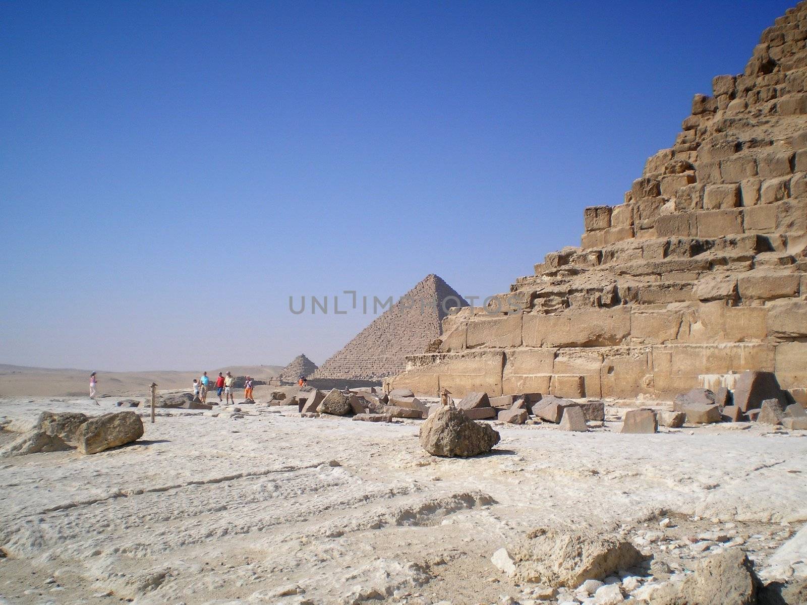 pyramids in the plan of giza