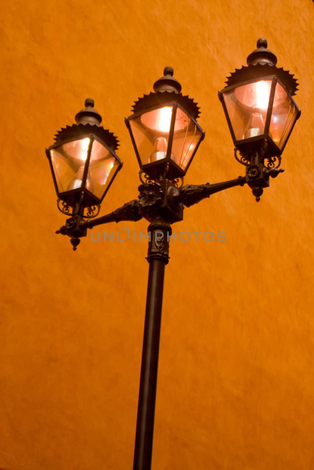 Mexican Streetlamp by emattil