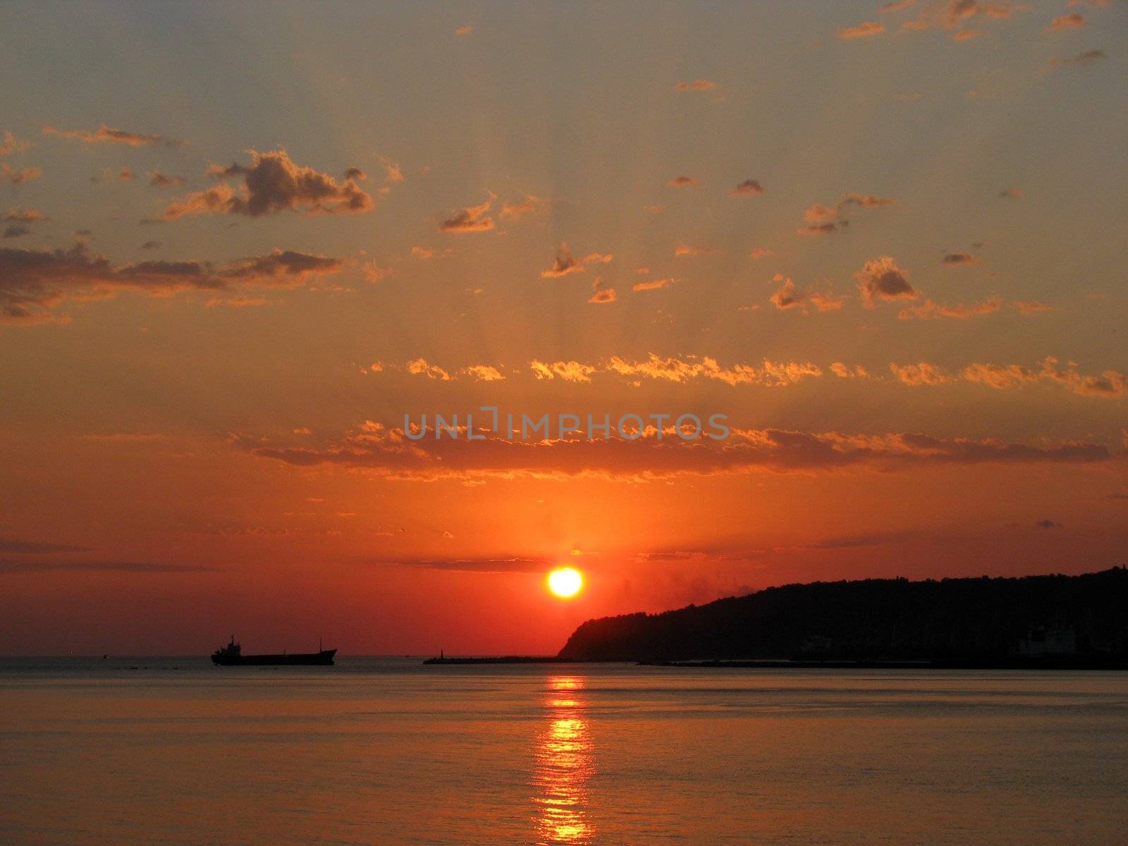 port, the ship, sun, sky, background