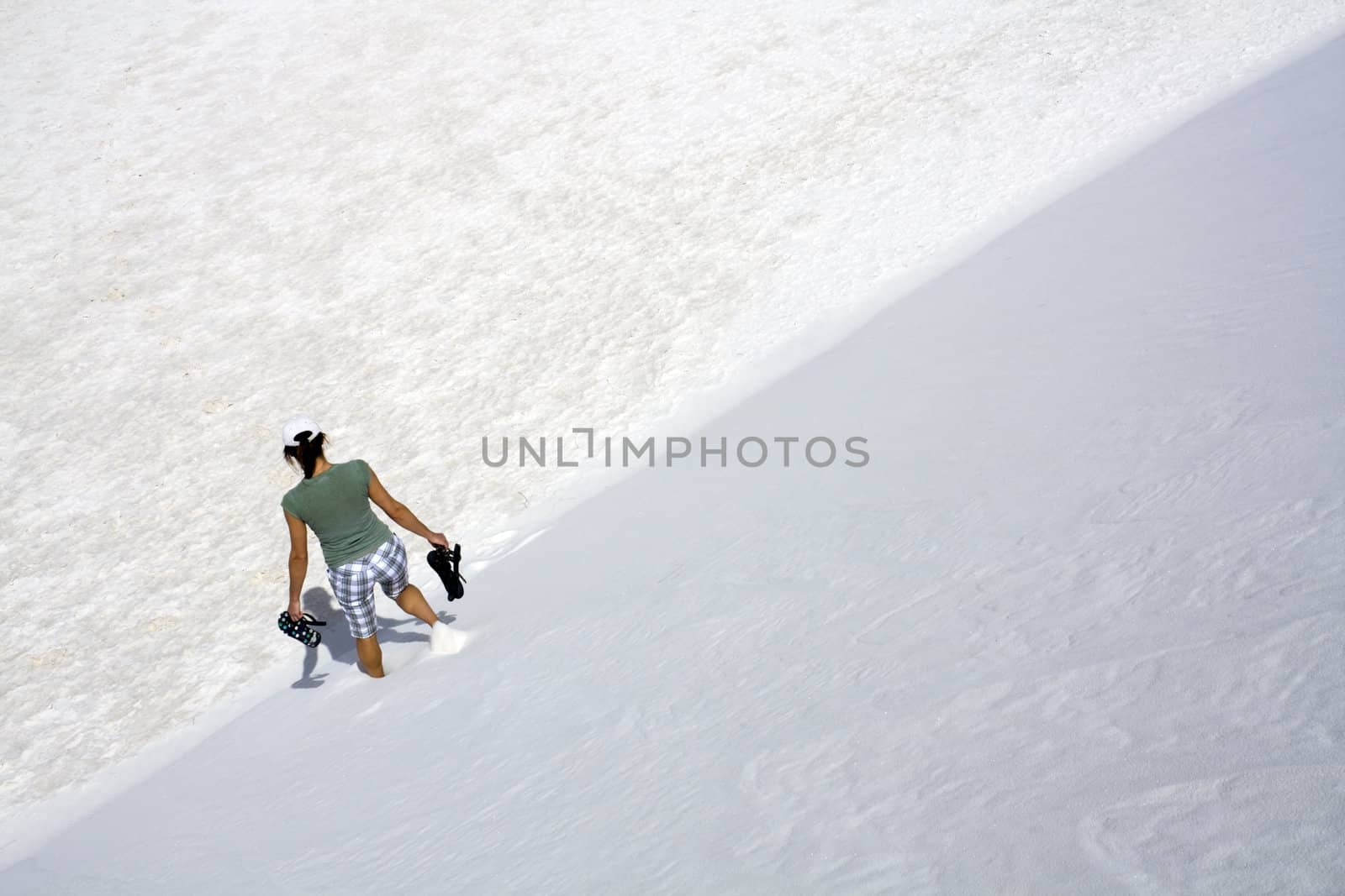 Girl walking down the dune  by benkrut