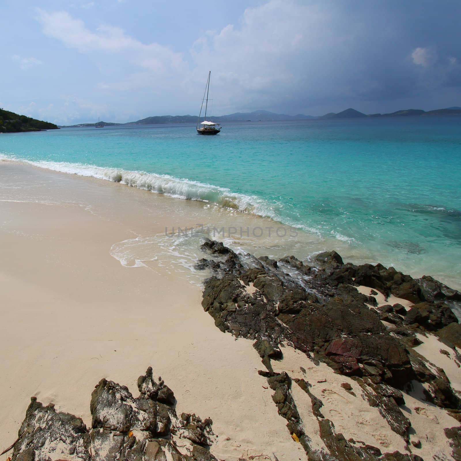 Honeymoon Bay - US Virgin Islands by Wirepec