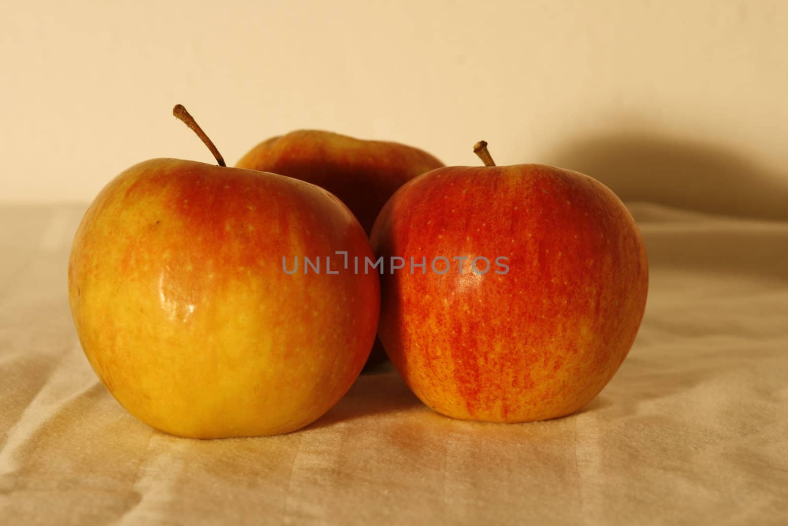 3 apples by koep