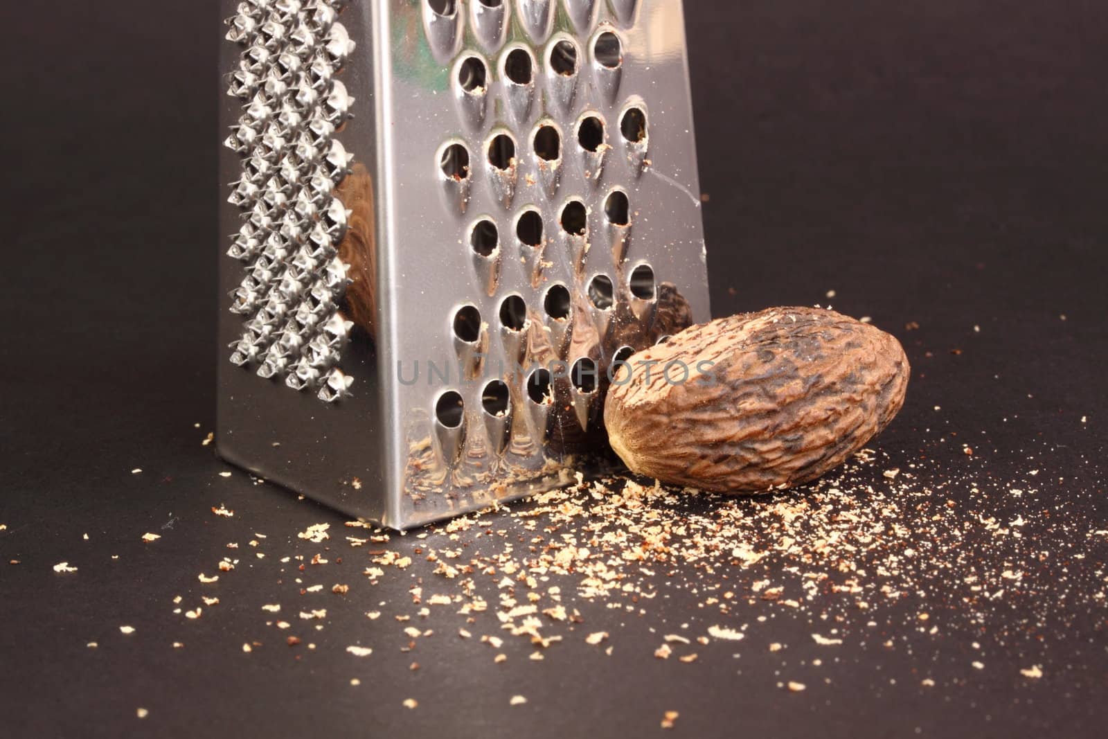 nutmeg and nutmeg grater