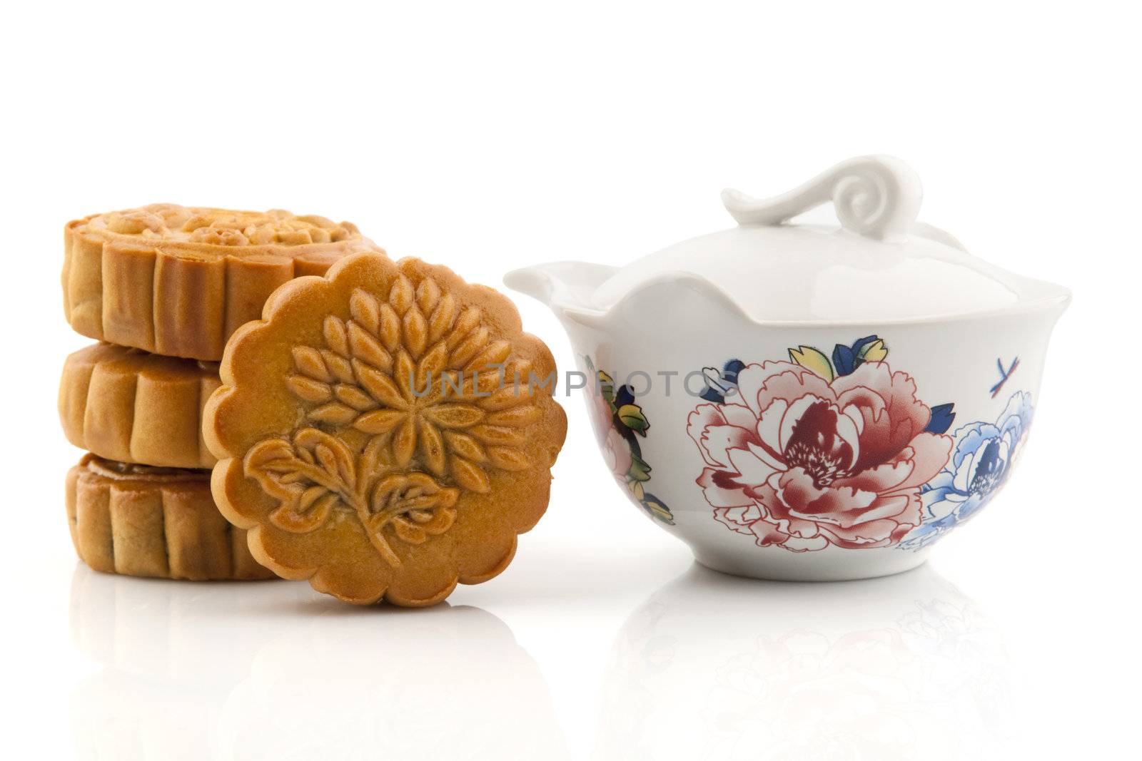 Moon Cake and Tea Set of Mid Autumn Festival