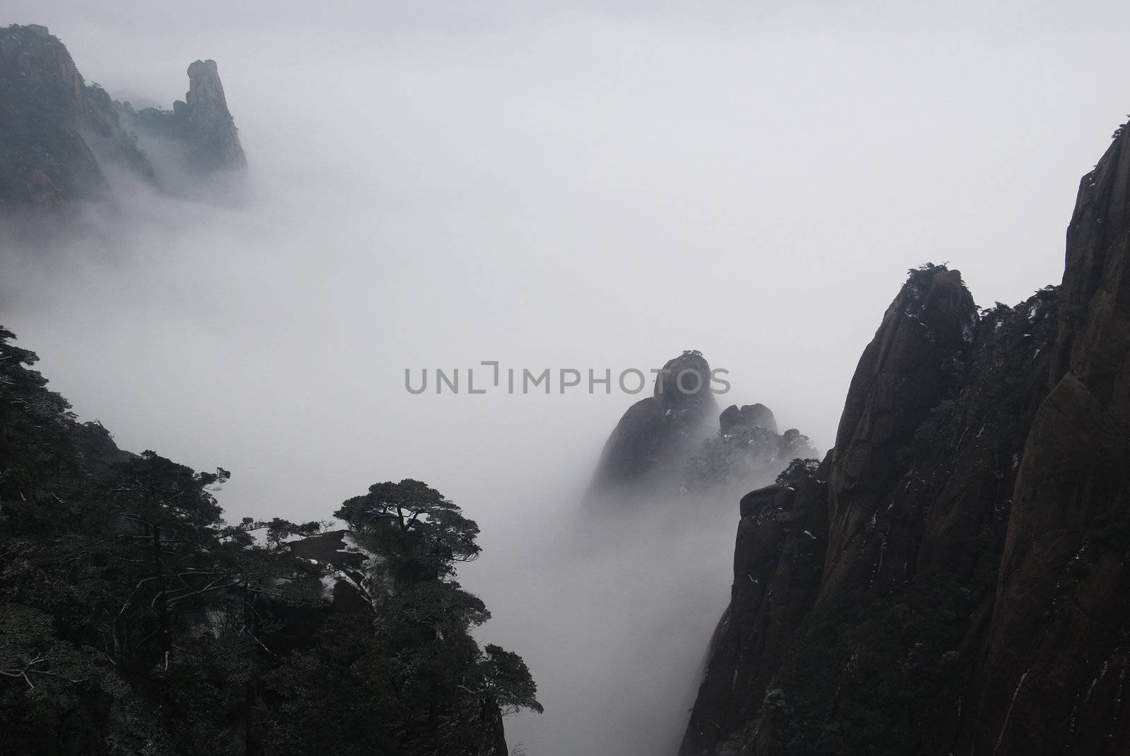 The cloud and mist of Sanqingshan mountai by xfdly5