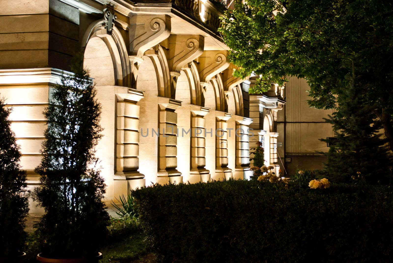 Roznovanu Palace by night - the actual Iassy City Hall, also called the "palace of the Belgrad kings" .