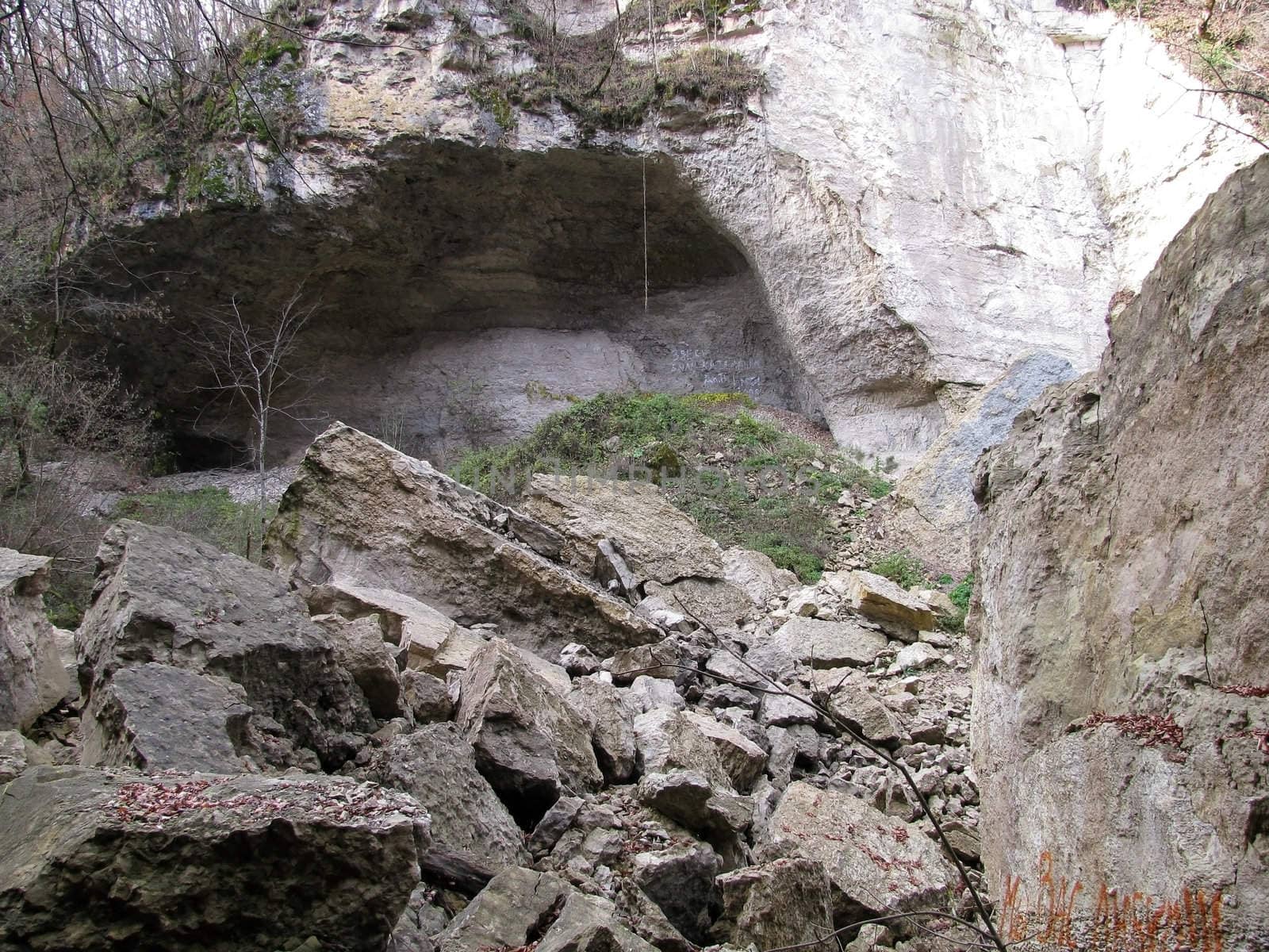 Greens; the Caucasian ridge; rocks; a relief; a landscape; a hill; a panorama; mountains; Caucasus; mountain; a slope