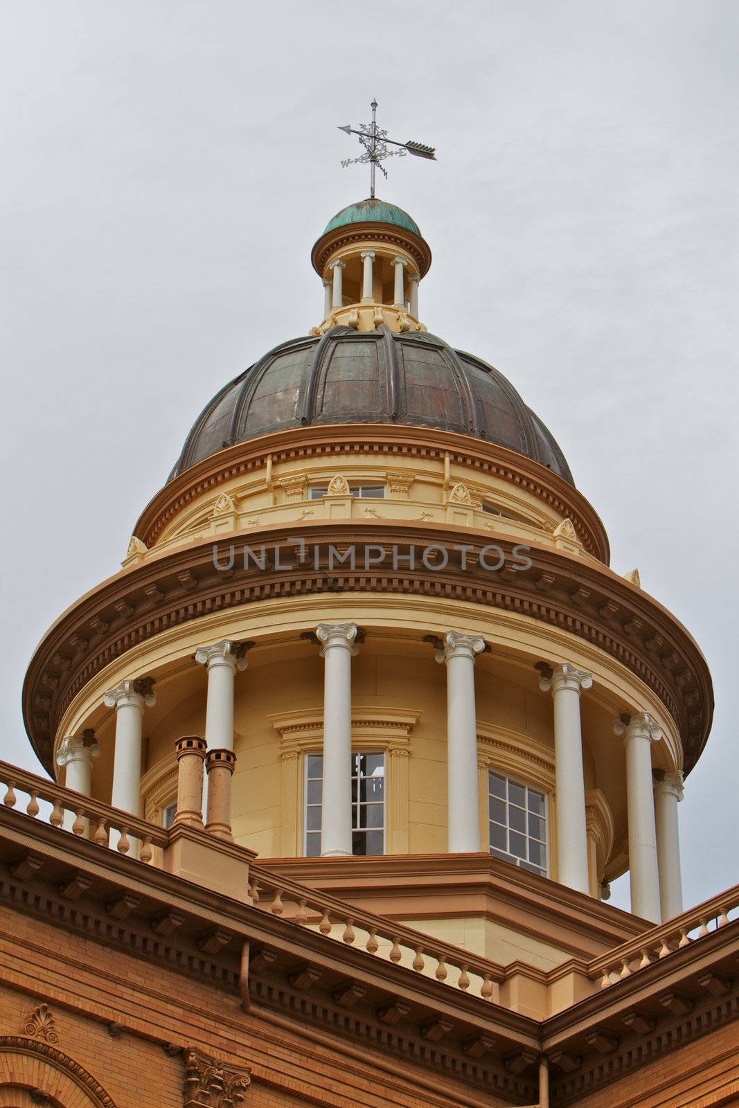 Courthouse Domes no statue by bobkeenan