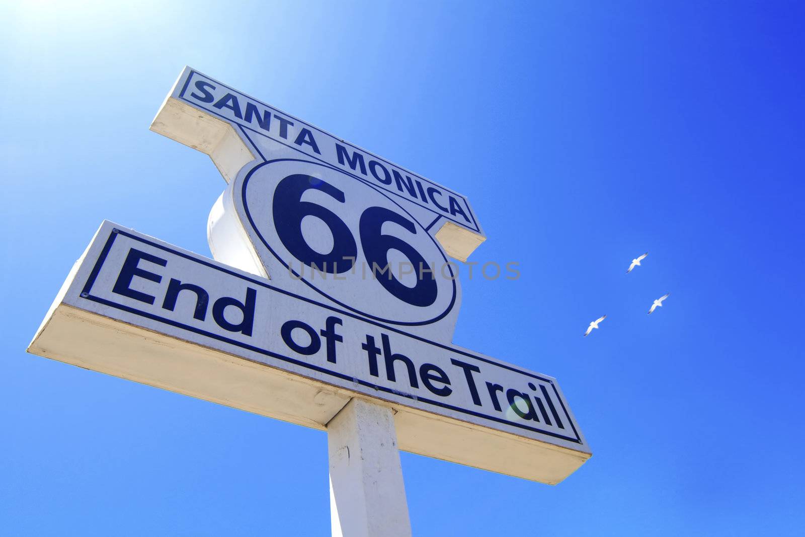 End of the trail sign in Santa Monica, route 66