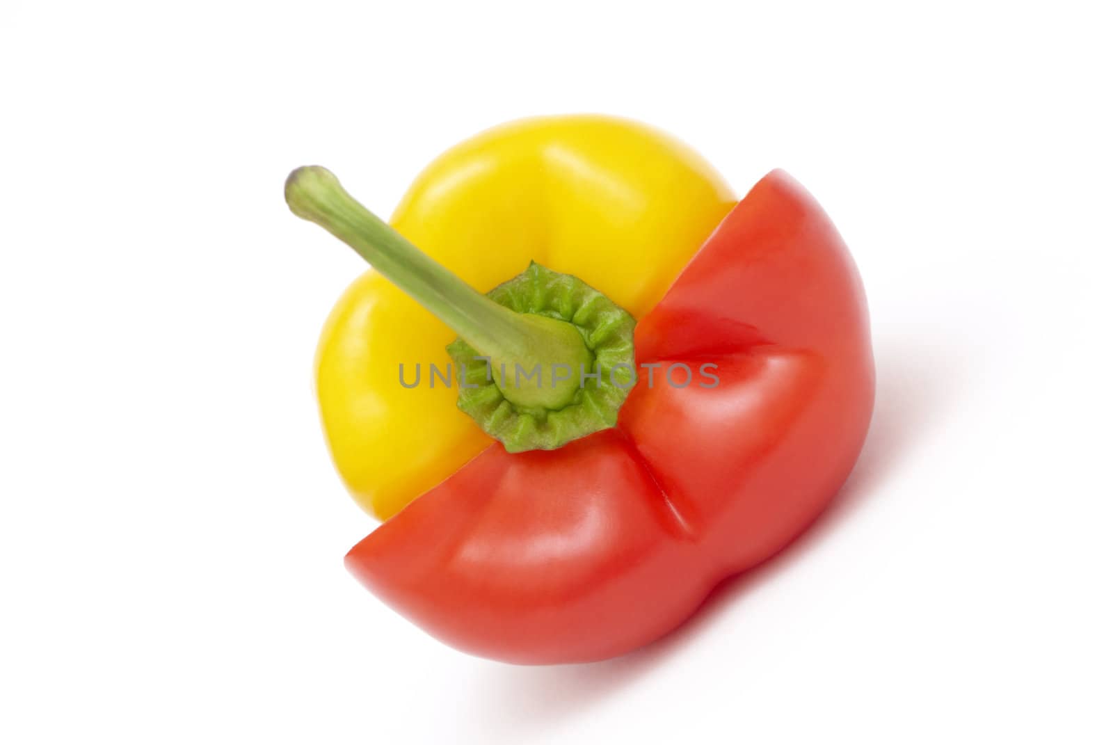 Coloured pepper diagonally by Olinkau