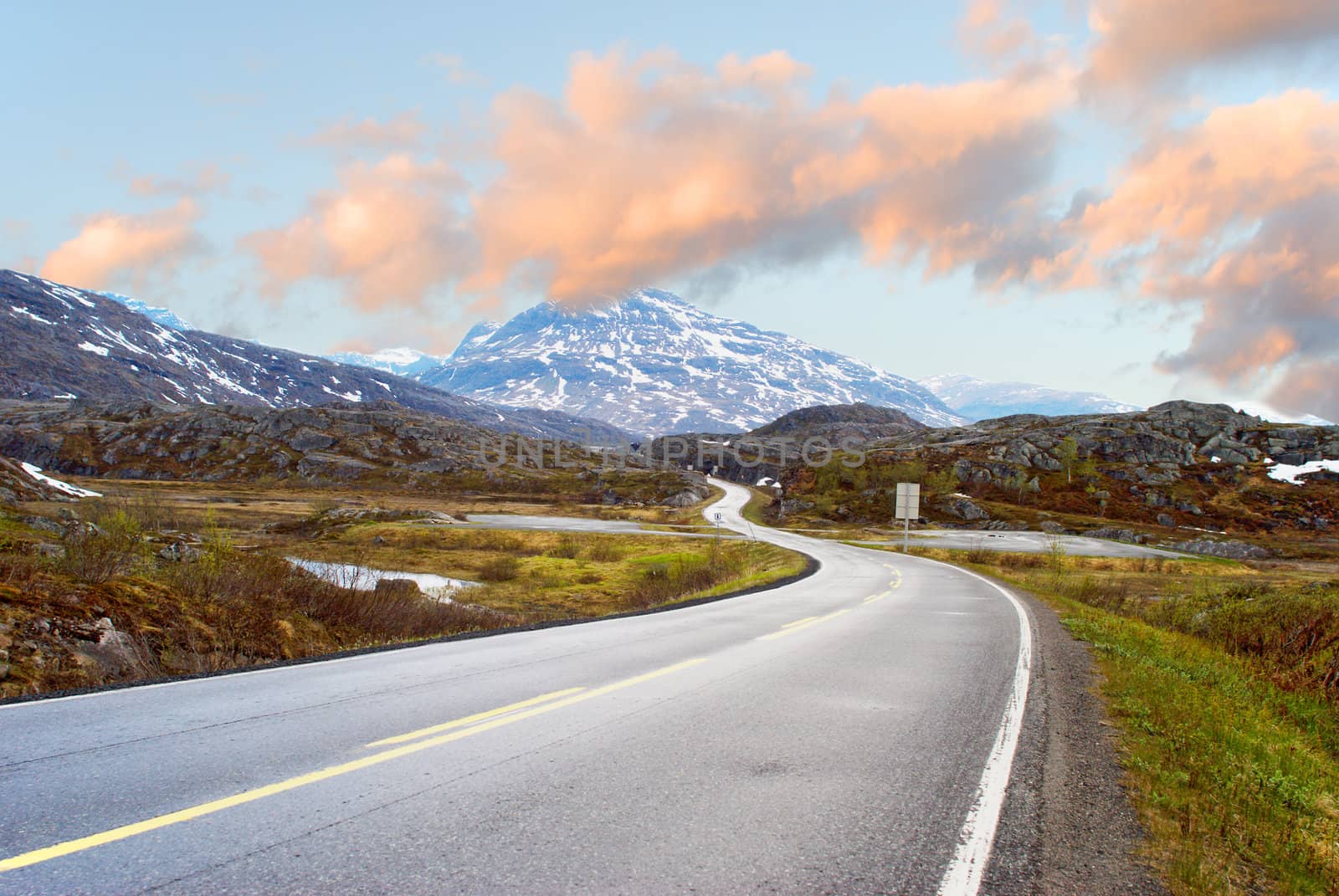 Road to mountains