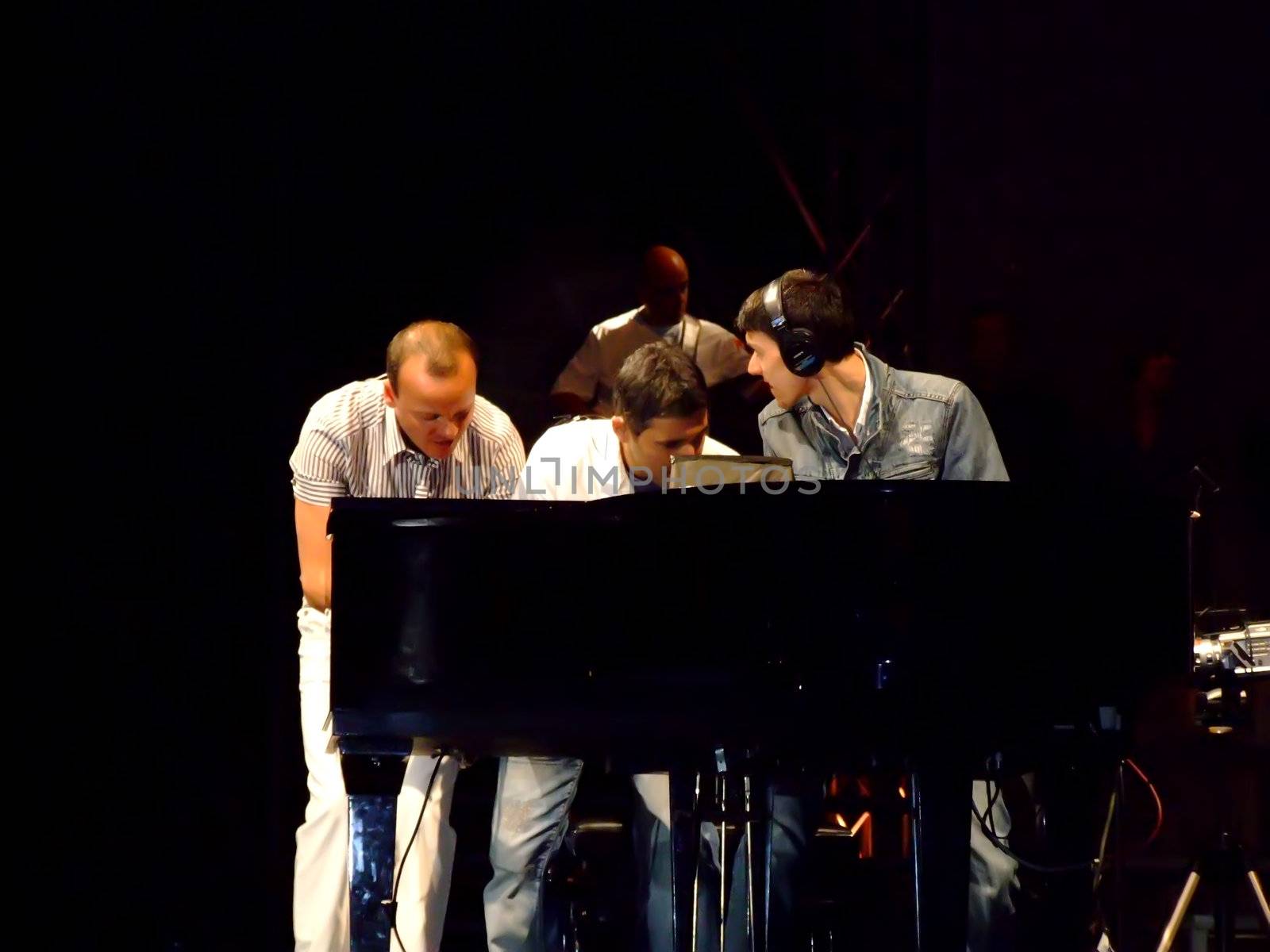 Famous Italian Neapolitan singer Gigi d'Alessio live in Malta on the 11th August 2007