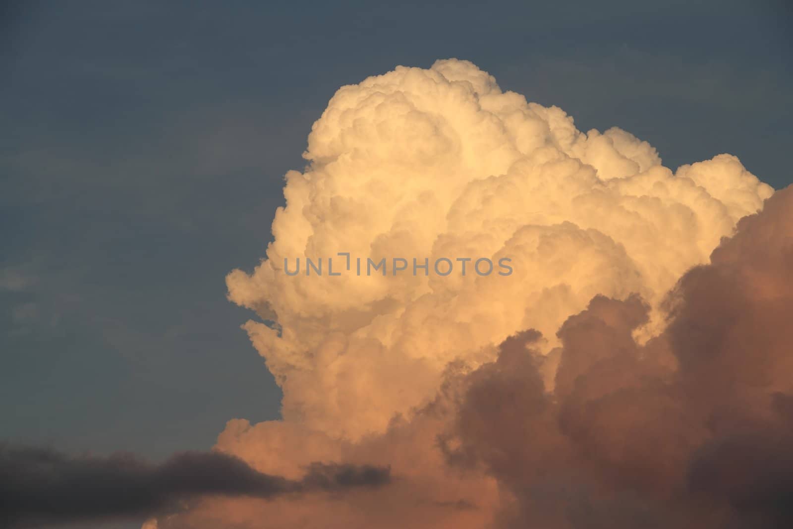 Cumulonimbus Clouds by jasony00