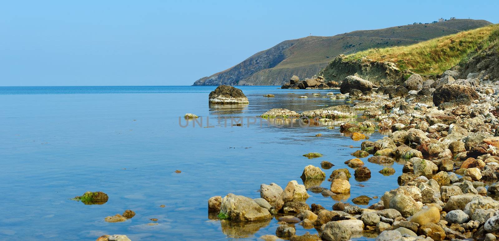 The big stones on sea coast by galdzer