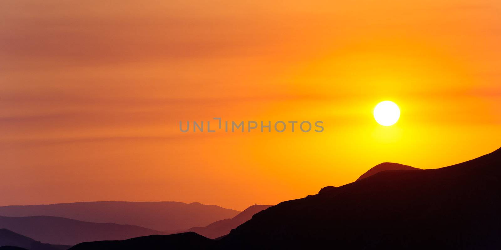 Colourful decline over mountains  by galdzer