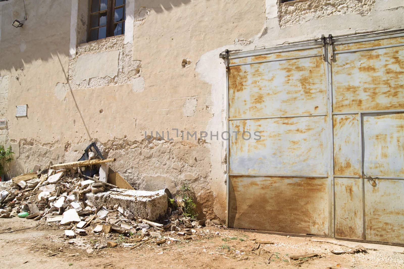 house demolition, ruins, Brihuega, Spain by FernandoCortes